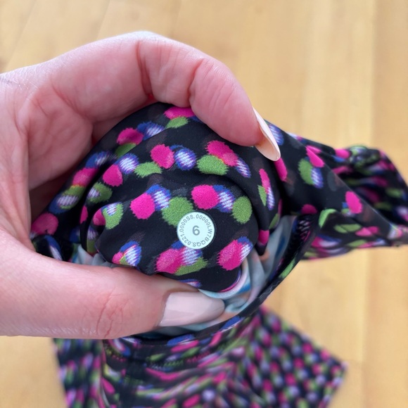 Lululemon 6 SEAWHEEZE fast and free high rise shorts 8” RARE - Picture 3 of 3